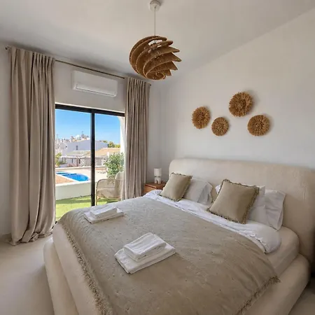 Apartment Bright 2-br With Spacious Terrace & Sea Views Carvoeiro (Lagoa)