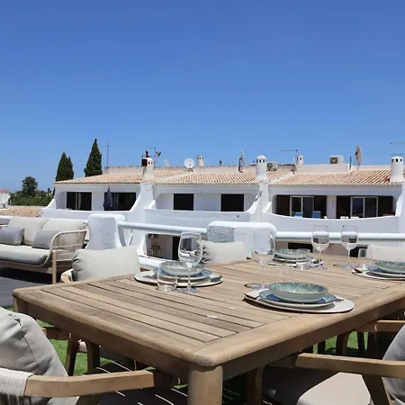 Bright 2-br With Spacious Terrace & Sea Views