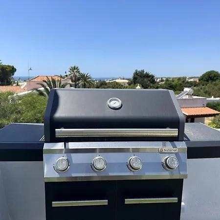 Bright 2-br With Spacious Terrace & Sea Views