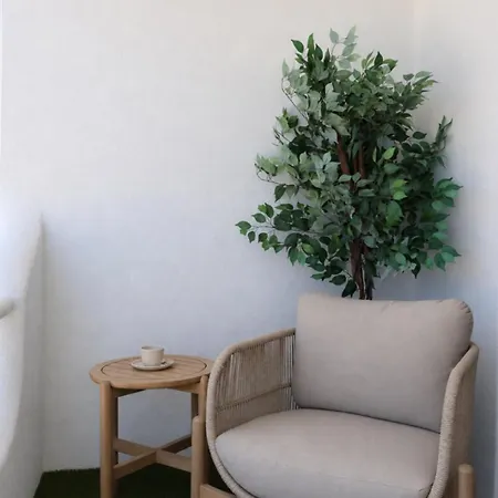 Bright 2-br With Spacious Terrace & Sea Views شقة كارفويرو